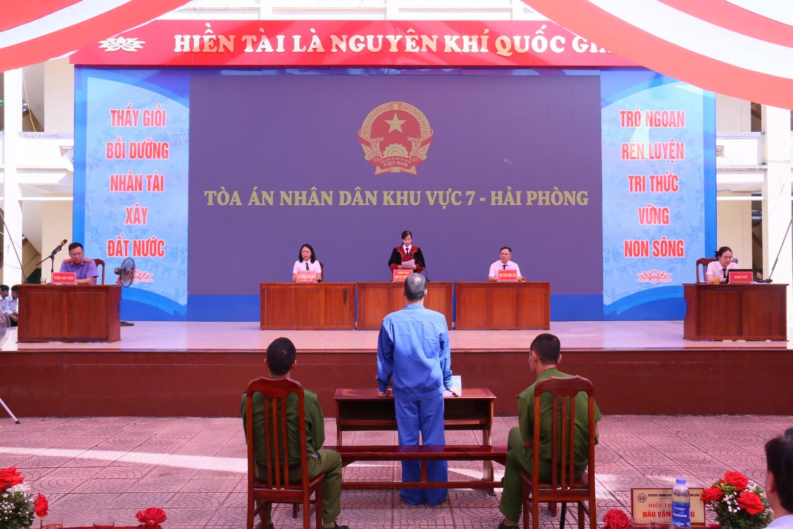 xét xử.jpg