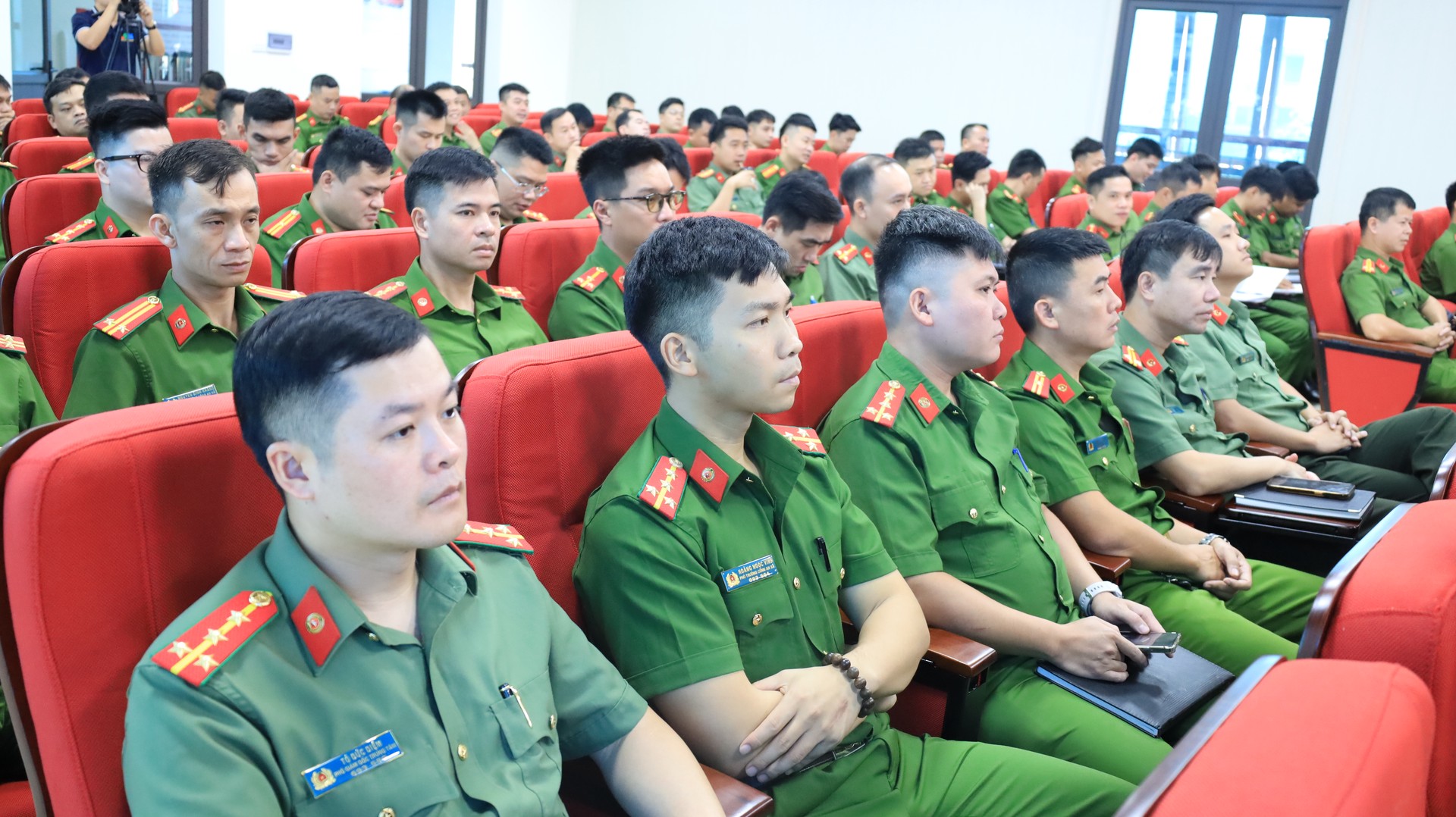 Ảnh 4. Cán bộ, chiến sĩ tham dự khai mạc lớp tập huấn.JPG