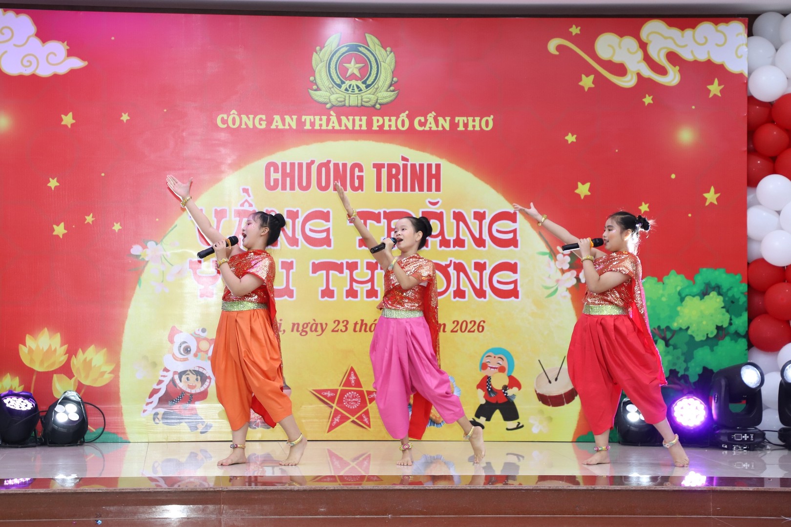 23-9-26-Trung thu Truong CA 3(6).JPG