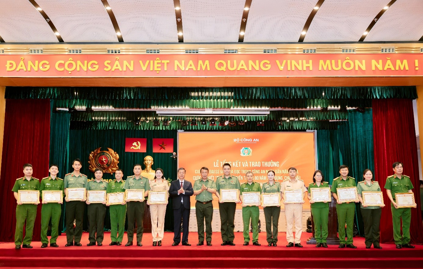 trao giải các cuộc thi cấp bộ4.jpg