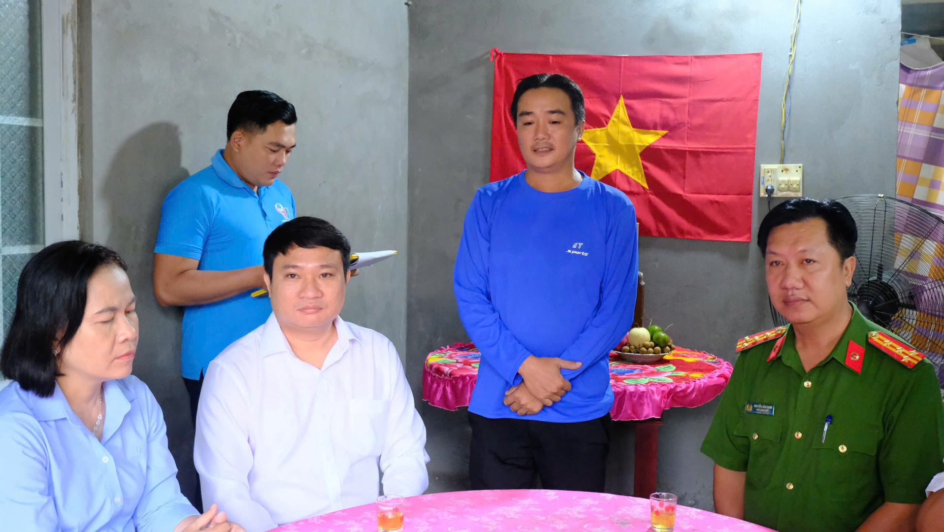 Đồng chí Lê Văn Tý.jpg