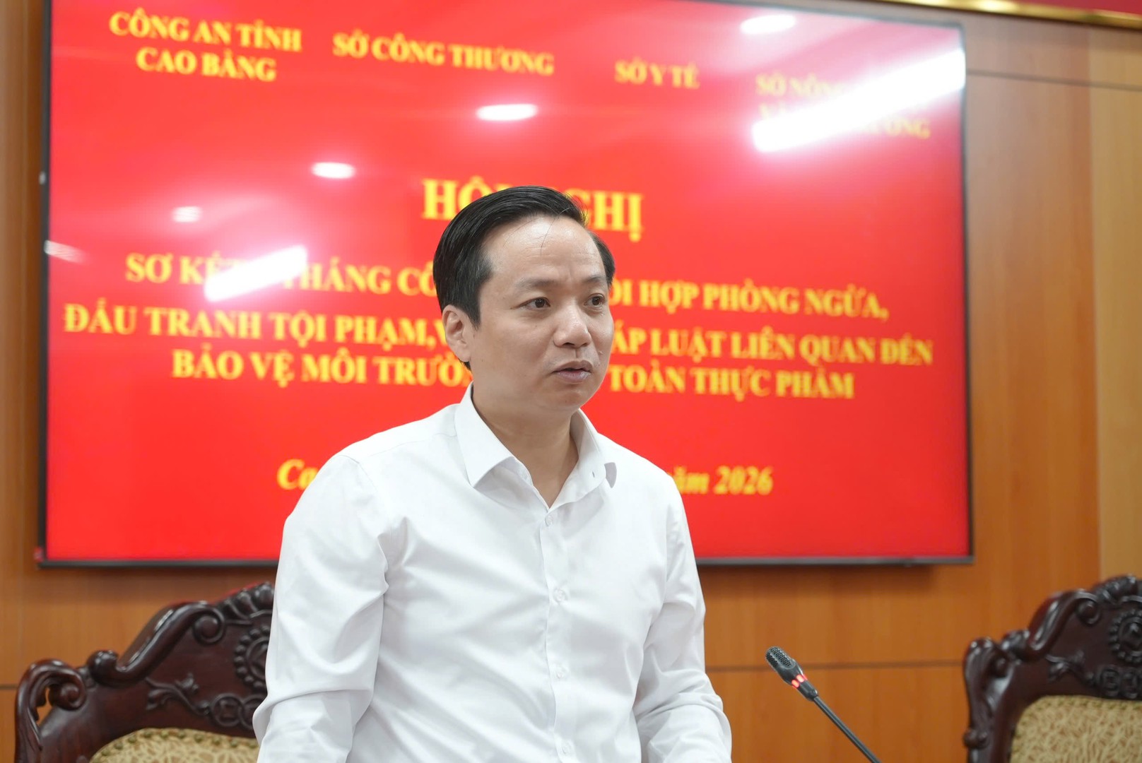 Đồng chí Lê Hải Hòa, Phó Bí thư Tỉnh ủy, Chủ tịch UBND tỉnh phát biểu chỉ đạo tại hội nghị.jpg