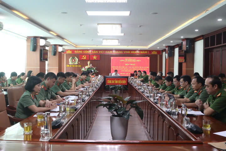 Toàn cảnh hội thảo lấy ý kiến.jpg