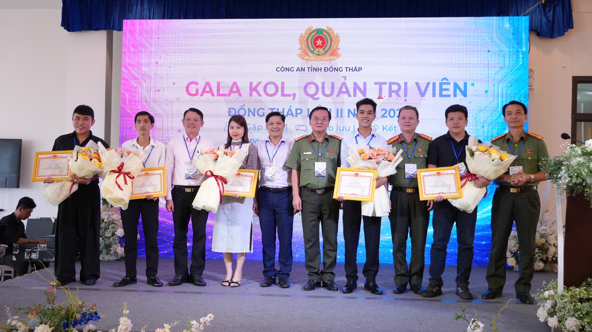 5-Ngay 10-7-2026 Chuong trinh Gala KOL quan tri vien Dong Thap 2025 - Tin (11).JPG