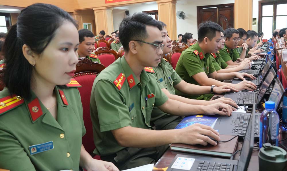3. Tham gia tap huan.JPG
