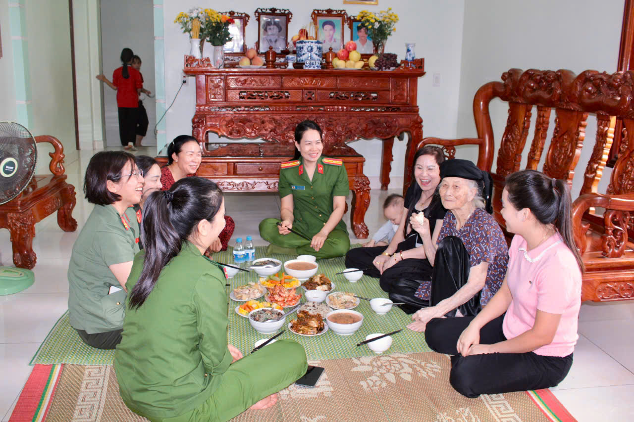 mẹ 2.jpg