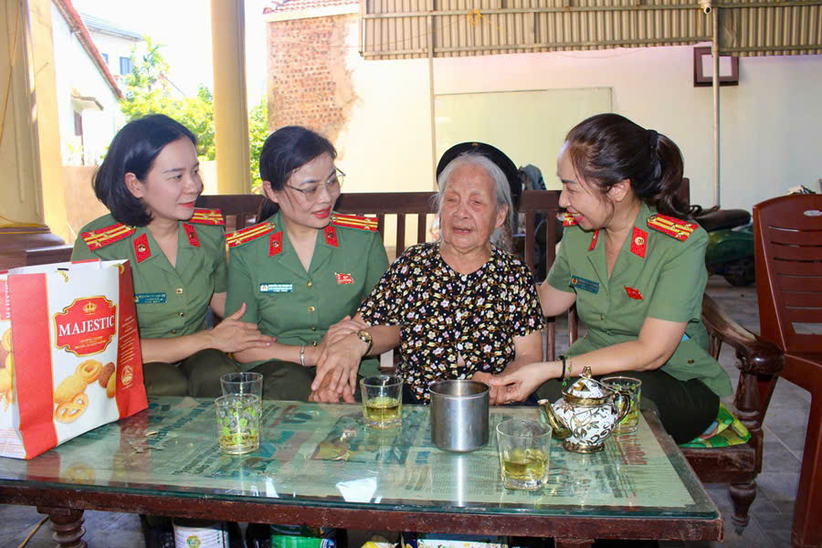 mẹ 4.jpg