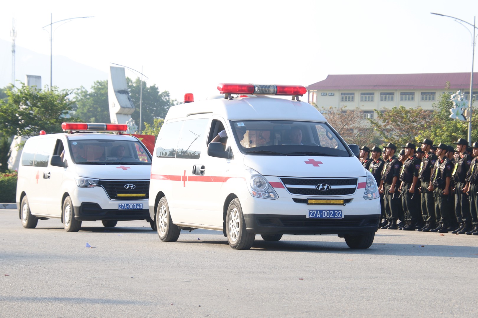 PHƯƠNG TIỆN ĐẶC CHỦNG 4.JPG
