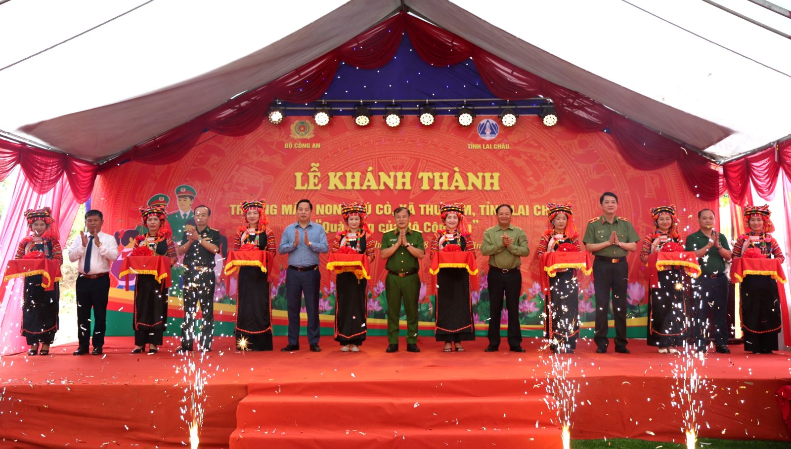 Cắt băng(2).jpg