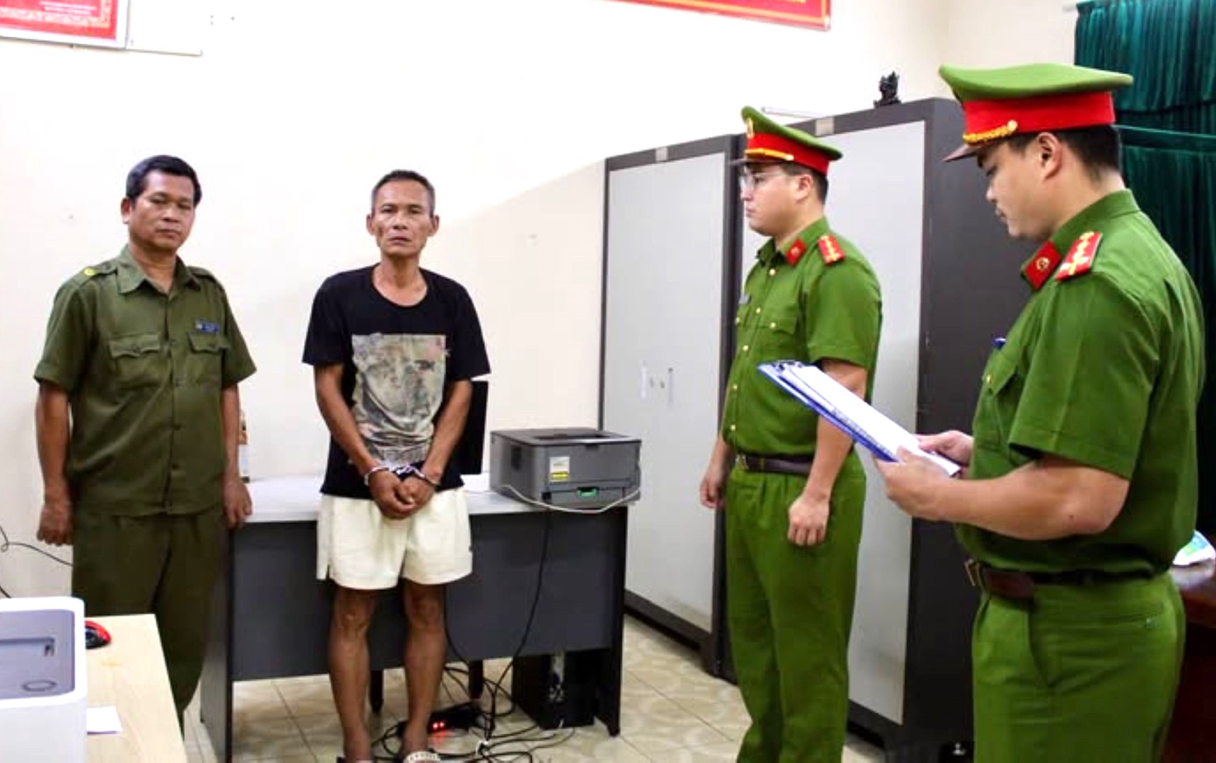11 đt Nguyễn Viết Huy Quang.jpg