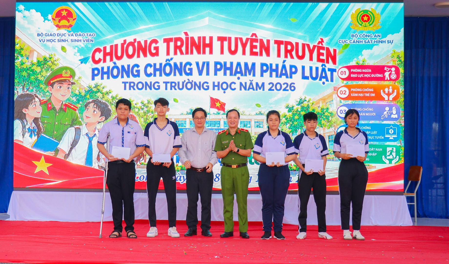 10 suất học bổng (1).jpg