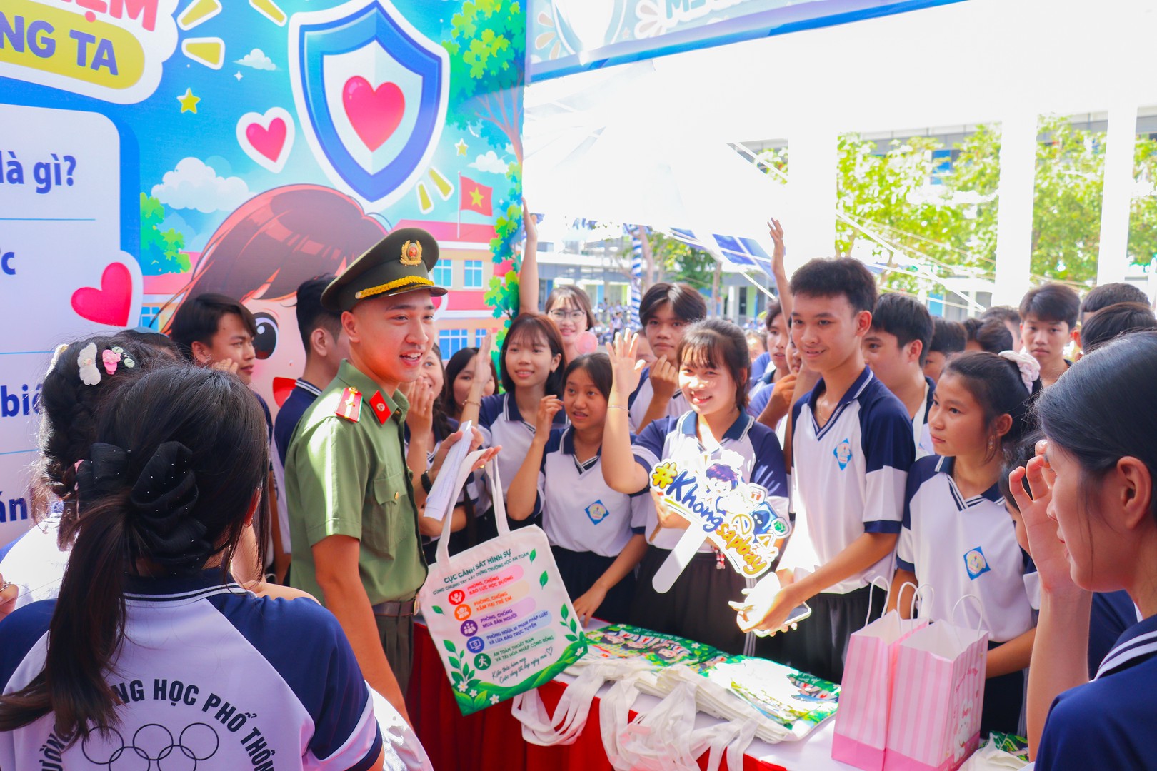 trải nghiệm không gian tuyên truyền (2).jpg
