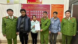 Nghệ An: Lực lượng Công an xã Anh Sơn giúp đỡ người đàn ông đi lạc trở về với gia đình an toàn