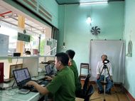 Quảng Ngãi: Không quản ngày nghỉ phục vụ tận tình cấp căn cước và tài khoản định danh điện tử mức 02 cho công dân
