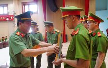 Công an tỉnh Tây Ninh tổ chức Lễ tiễn hạ sĩ quan, chiến sĩ hoàn thành nghĩa vụ phục vụ tại ngũ trong Công an nhân dân