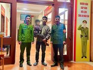 Lào Cai: Công an phường Sa Pa kịp thời hỗ trợ tìm kiếm, bàn giao cháu bé 04 tuổi đi lạc cho gia đình