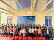 Những món quà nối nhịp cầu nhân ái