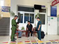 Công an xã kịp thời hỗ trợ du khách nước ngoài bị tai nạn trên đèo