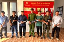 Lai Châu: Hiệu quả từ công tác vận động thu hồi vũ khí trong vùng đồng bào Mông