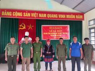 Lai Châu: Công an xã Mường Kim ra mắt mô hình “Ba bám, bốn cùng” tại bản Hua Chít