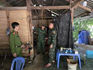 Lai Châu: Công an xã Mù Cả ra quân hỗ trợ lắp đặt lưới điện cho 53 hộ dân