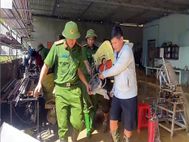Lực lượng Công an Lào Cai chủ động, bám sát địa bàn bảo đảm an toàn tính mạng và tài sản của nhân dân trong mùa mưa bão