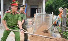 Tuổi trẻ Công an thành phố Huế chung tay sửa chữa nhà tình nghĩa