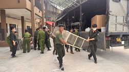 Công an tỉnh Lào Cai góp sức đưa tiếng trống khai giảng về với ngôi trường nơi phên dậu Tổ quốc