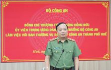 Thứ trưởng Đặng Hồng Đức làm việc với Ban Thường vụ Đảng ủy Công an Thành phố Huế