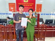 Nhiều thanh niên xã Hợp Tiến (TP Hải Phòng) viết đơn tình nguyện nhập ngũ Công an nhân dân
