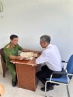 Quảng Ngãi: Công an xã Lân Phong giúp đỡ người dân tìm lại kỷ vật thiêng liêng sau 40 năm
