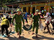 Nghệ An: Công an xã Bắc Lý phối hợp khắc phục hậu quả mưa lũ tại trường học