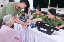 Công an thành phố Huế triển khai đợt 2 thu nhận mẫu sinh phẩm ADN thân nhân liệt sĩ chưa xác định danh tính