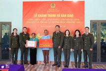 Cụm thi đua số 4 Bộ Công an trao "Nhà tình nghĩa" tặng gia đình có hoàn cảnh khó khăn tại xã Mường Hoa, tỉnh Phú Thọ