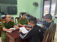 Công an xã tiếp nhận 2 công dân trốn khỏi cơ sở lừa đảo trực tuyến tại Campuchia