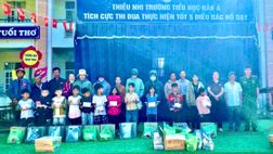 Mang yêu thương ấm áp đến với học sinh có hoàn cảnh khó khăn nơi biên giới