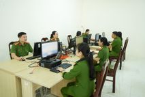 Cần Thơ: Hoàn thành chỉ tiêu số hóa hồ sơ chứng minh nhân dân 9 số trước thời hạn