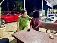 Công an xã và người dân kịp thời cứu cô gái nhảy cầu tự tử