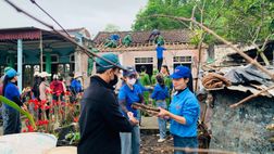 Quảng Trị: Đoàn cơ sở Công an xã Cam Hồng chung tay sửa chữa nhà ở cho hộ có hoàn cảnh khó khăn