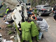 Tuyên Quang: Kịp thời cứu hộ 03 nạn nhân trong vụ tai nạn ô tô rơi xuống taluy âm