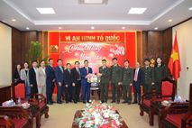 Hội thánh Tin lành Việt Nam (miền Bắc) thăm, chúc Tết Công an tỉnh Hưng Yên