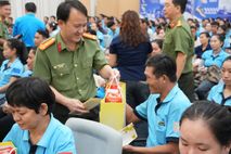 “Tết an ninh - Xuân ấm tình” 