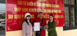 Quảng Ninh: Công an phường Cao Xanh trao trả tài sản đánh rơi cho người nước ngoài