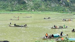 Quảng Trị: Huy động tối đa lực lượng cứu nạn, cứu hộ vụ chìm thuyền dân sinh trên sông Gianh