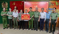 Hội Cựu Công an nhân dân Việt Nam hỗ trợ 1,8 tỷ đồng xây nhà nghĩa tình đồng đội tại Vĩnh Long