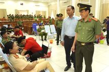 Công an tỉnh Cà Mau tổ chức chương trình hiến máu tình nguyện với chủ đề “Giọt máu nghĩa tình vì đồng đội thân yêu”