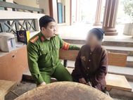 Tuyên Quang: Công an phường Nông Tiến nhanh chóng tìm người nhà cho cụ bà 96 tuổi đi lạc