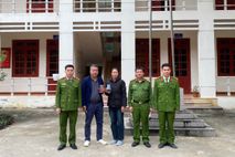 Cao Bằng: Nhanh chóng xác minh, hỗ trợ người dân nhận lại 100 triệu đồng do chuyển nhầm qua ứng dụng Ngân hàng