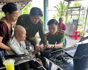 Cà Mau: Công an cơ sở thực hiện cao điểm cấp căn cước và đăng ký, kích hoạt tài khoản định danh điện tử mức độ 2