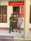 Công an xã Na Sầm, tỉnh Lạng Sơn nhanh chóng tìm lại, trao trả tài sản đánh rơi cho người dân